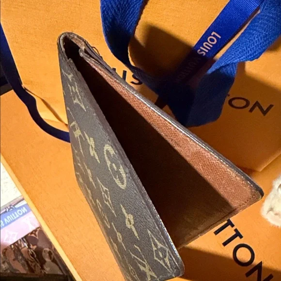 Louis Vuitton Monogram vertical bifold wallet - Picture 4 of 9